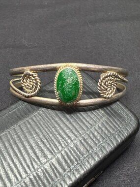 Vintage Mexican Alpaca Silver Cuff Bracelet Green Stone Twisted Rope Detailing A